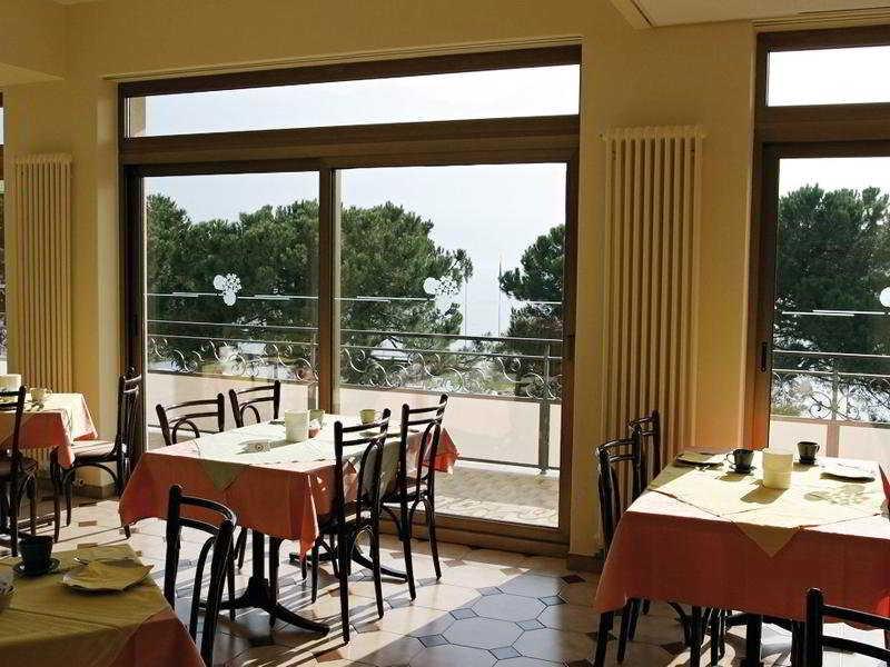 Hotel Geranio Au Lac Muralto Restaurant foto